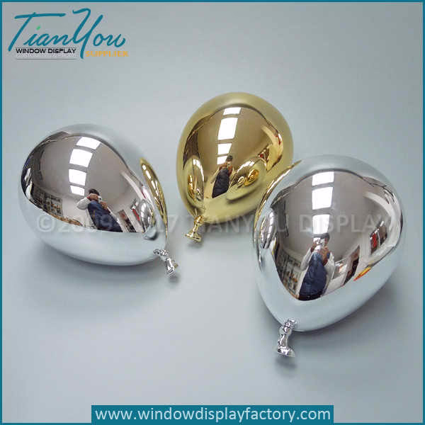 Custom balloon decorations for retail display