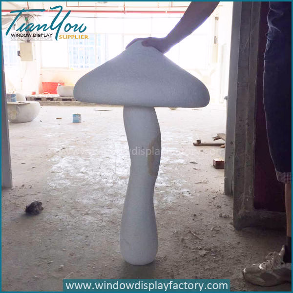 Artificial Popular Giant Fibergla Mu hroom Decoration image