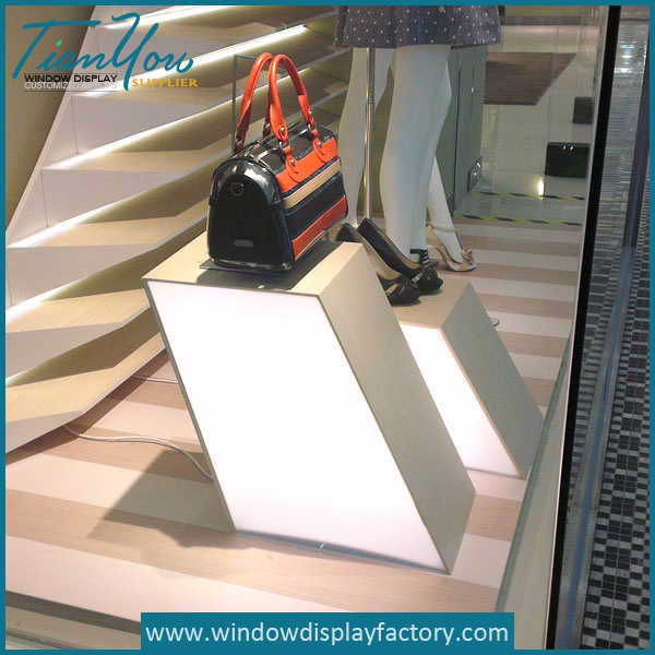 Creative Design Acrylic Display Stand with Light