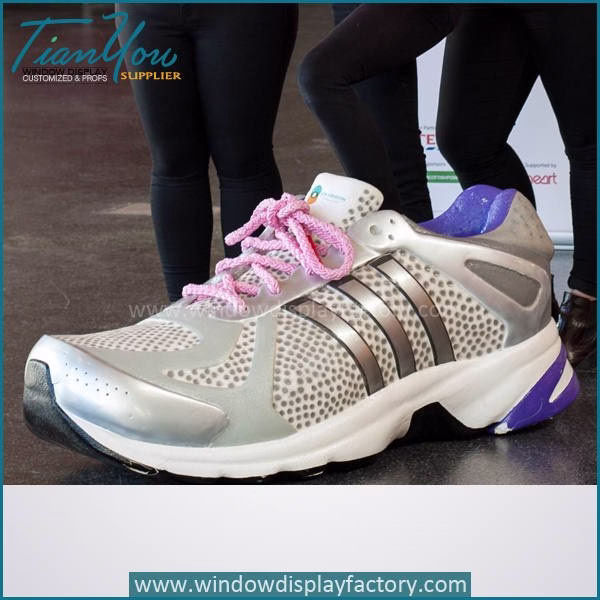 Cu tom Giant Fake Fibergla Shoe Di play Prop image