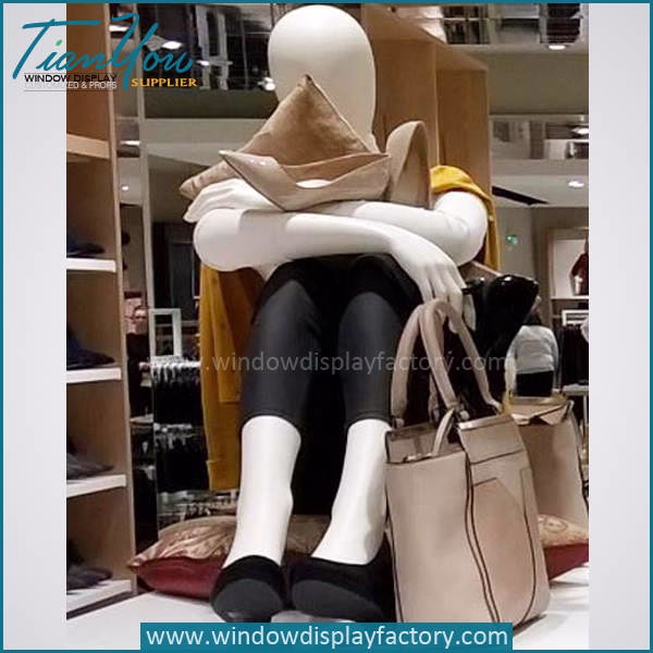 itting mannequin