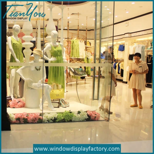 Beautuful Fake Paper Flowers for Clothes Window Display