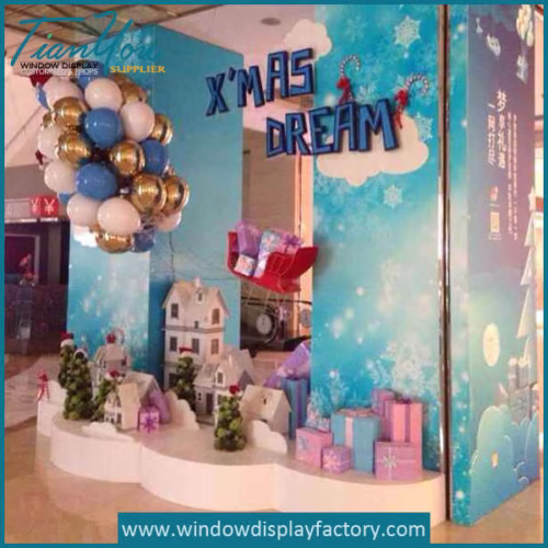 Window Display Christmas Theme Props