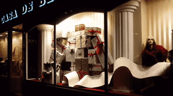 2013 CASA DE BLANURI MG Christmas Window Display