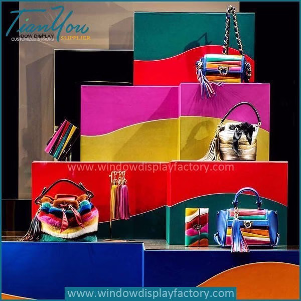 retail window displays