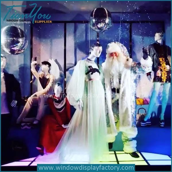 christmas shop window display
