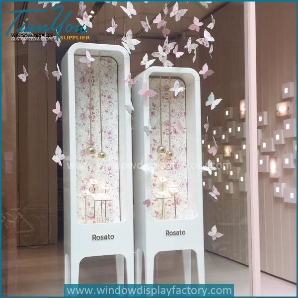 jewellery window displays