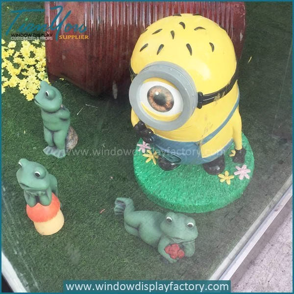 Cute Colorful Life Size Fiberglass Minions Statue Display