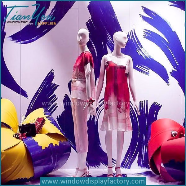 window merchandising
