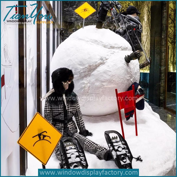 winter window displays