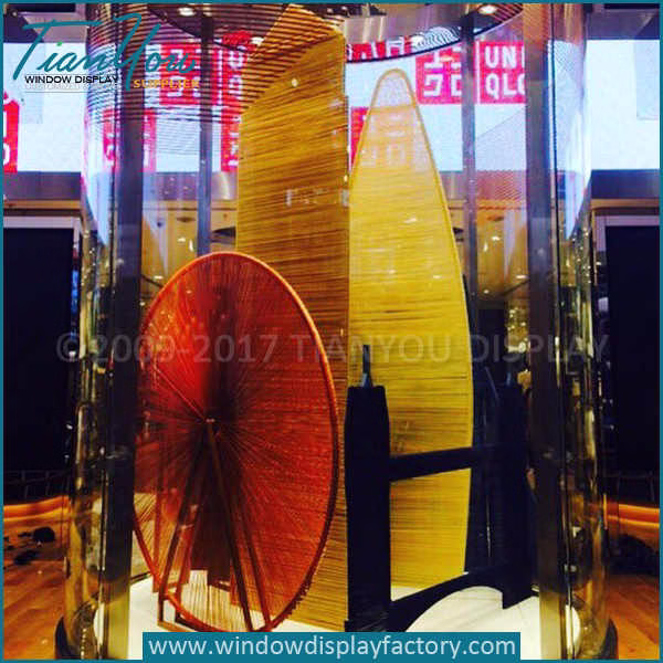 Chinese weave screen display props